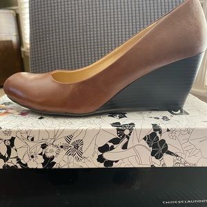 Cute brown wedge barely worn
